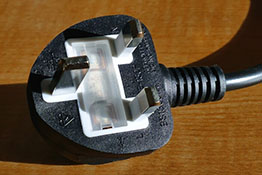 three pronged electrical plug